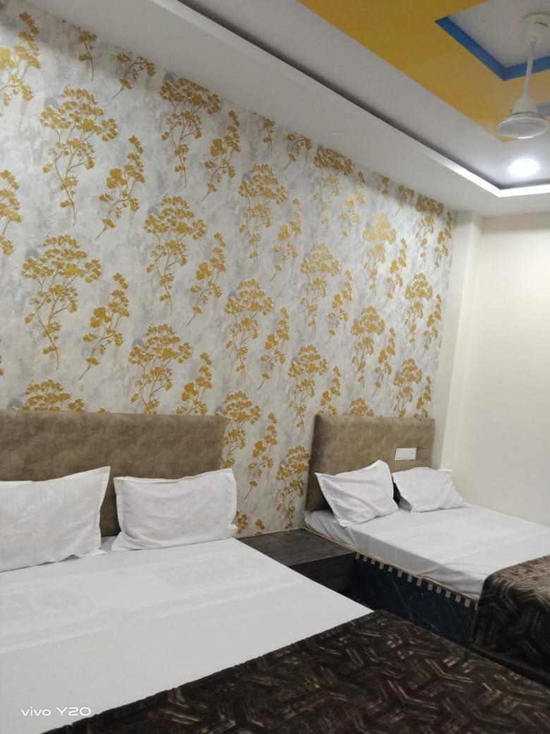 Hotel Somnath Inn 乌贾因 外观 照片