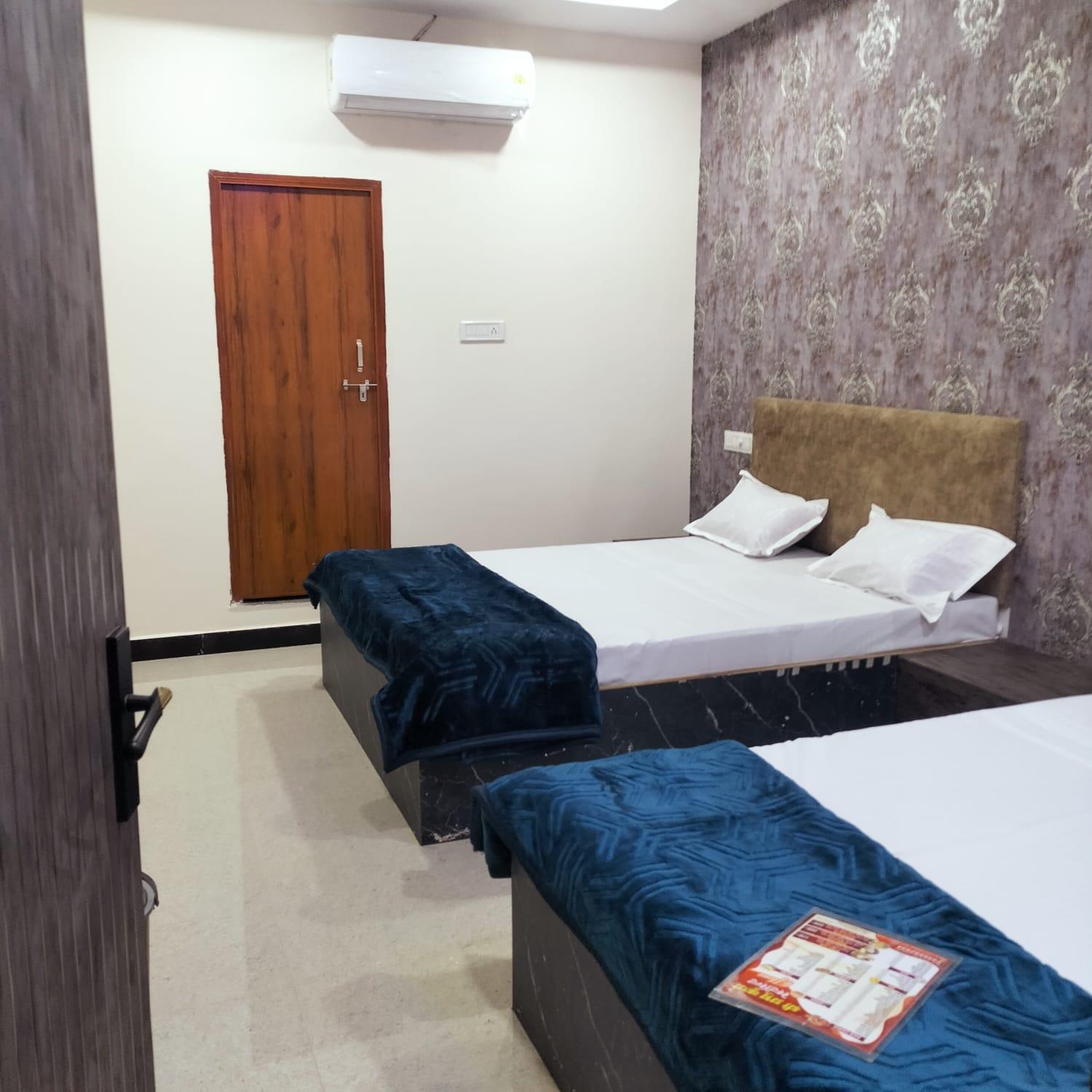 Hotel Somnath Inn 乌贾因 外观 照片