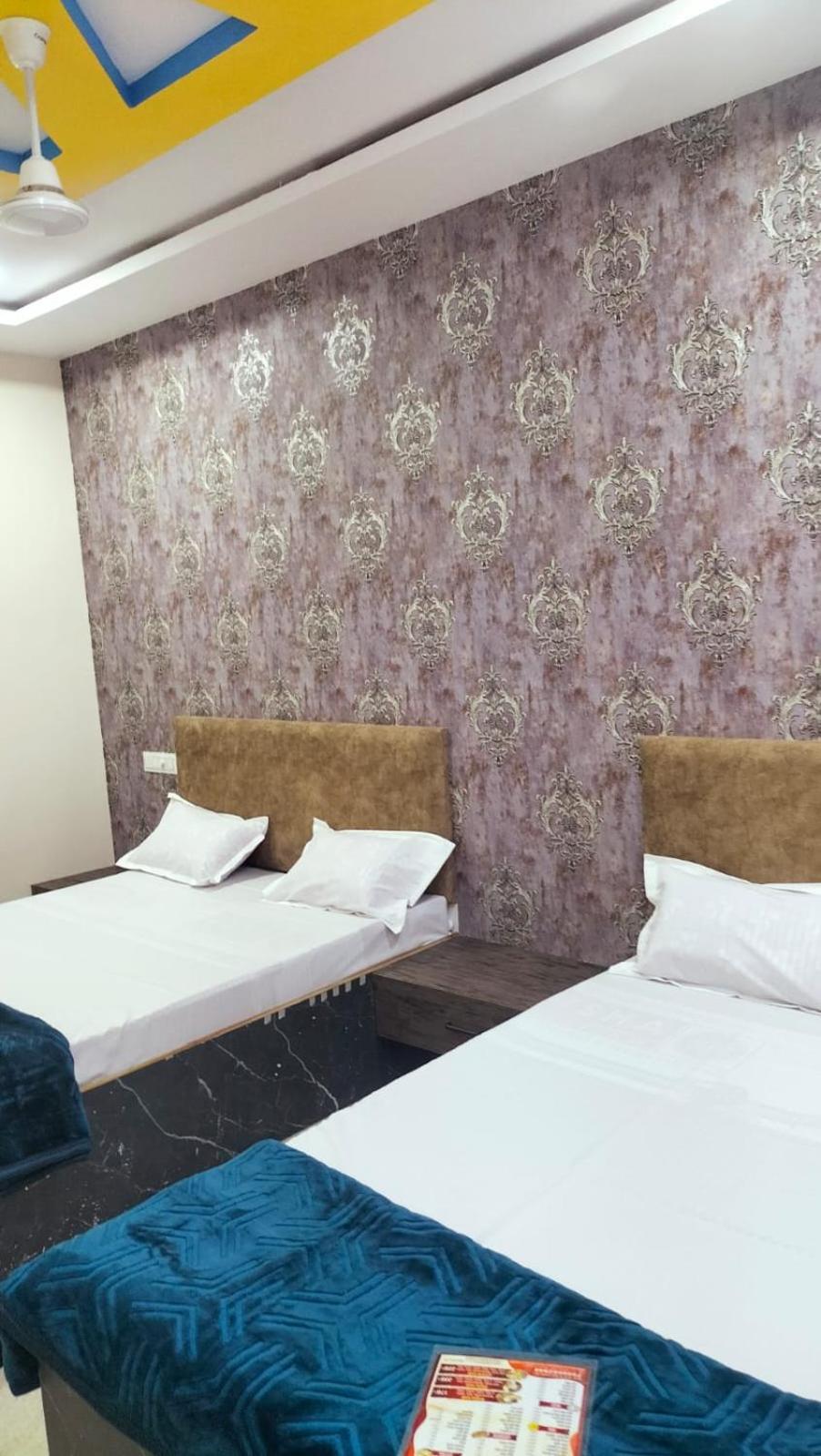 Hotel Somnath Inn 乌贾因 外观 照片