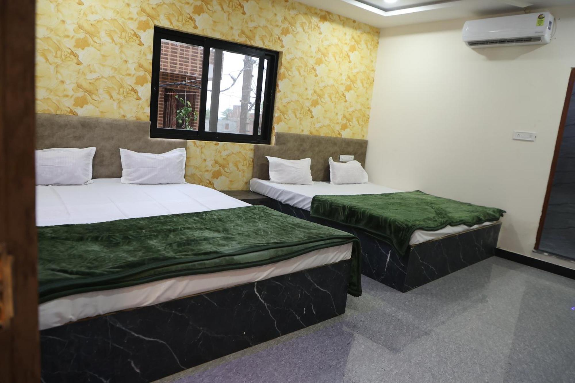 Hotel Somnath Inn 乌贾因 外观 照片