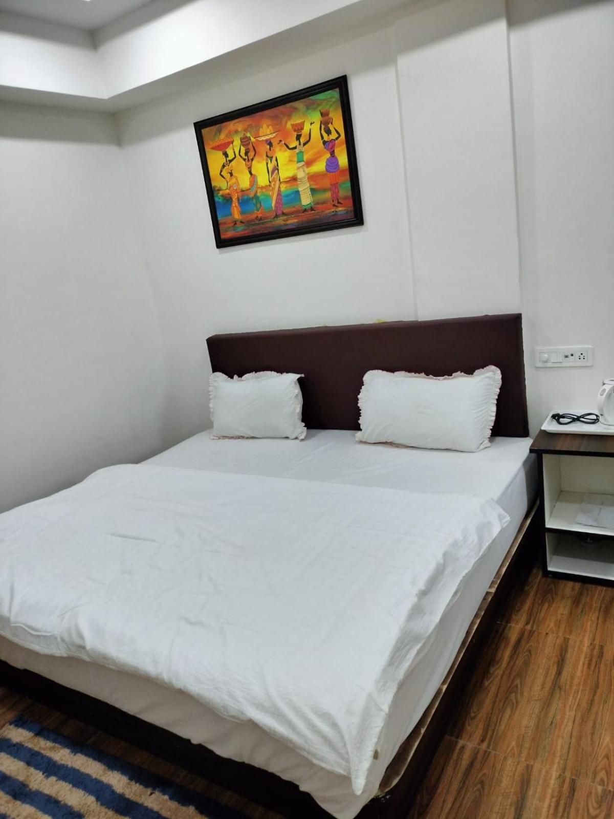 Hotel Somnath Inn 乌贾因 外观 照片